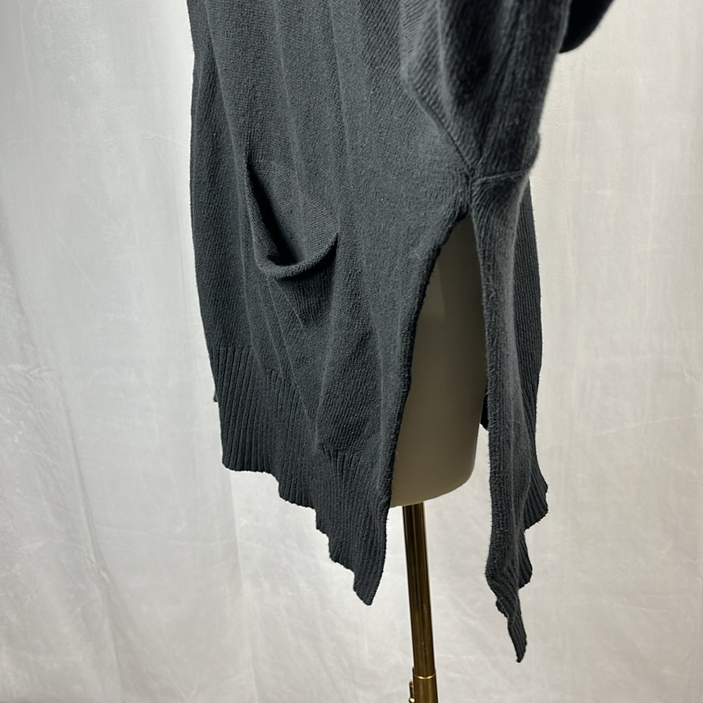 MA'RY'YA Cardigan Scollo A V Neck Sweater in Black. - Picture 5 of 8